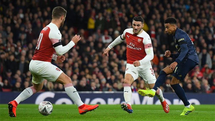Proses pemain Manchester United Jesse Lingard membobol gawang Arsenal di Piala FA, Sabtu (26/01/19). Copyright: © Twitter/@Pitchside_Sport