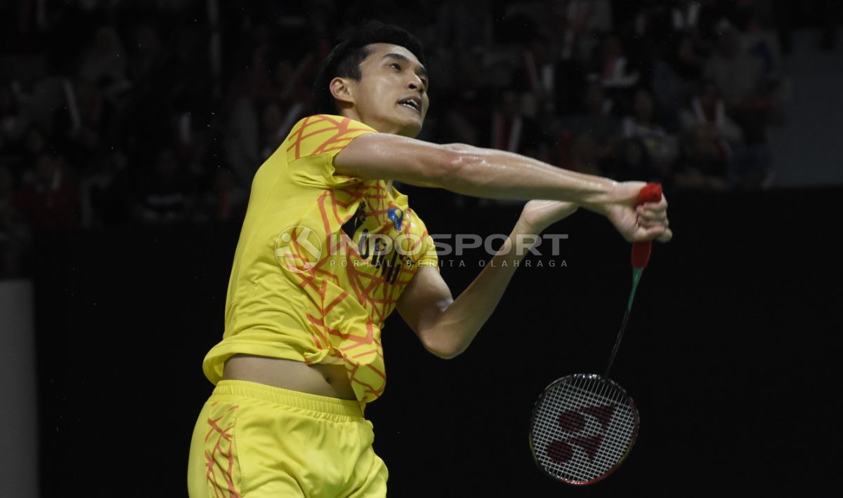 Jonatan Christie gagal melaju ke final Indonesia Masters 2019 usai ditundukan Antonsen. Copyright: © Herry Ibrahim/INDOSPORT