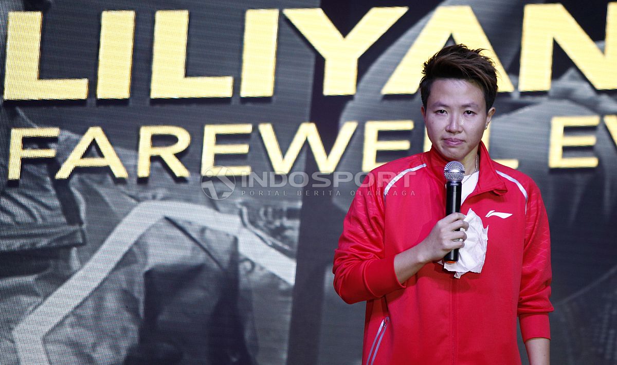 Butet terlihat terharu saat menyampaikan pidato perpisahannya Copyright: © INDOSPORT/Herry Ibrahim