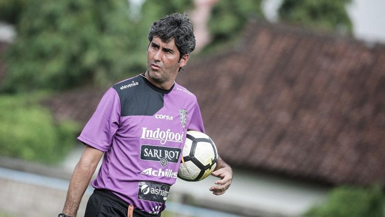 Pelatih klub Liga 1 Bali United asal Brasil Stefano Cugurra Teco mengomentari 3 pemainnya yang cedera saat latihan. Copyright: © Media Bali United