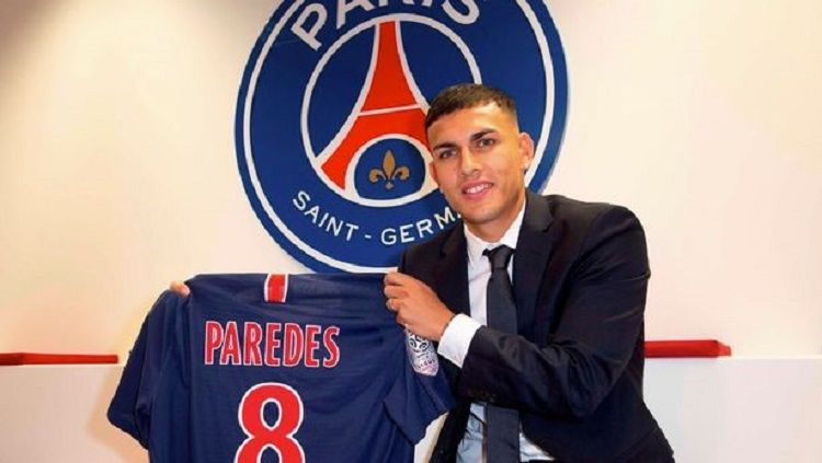 Leandro Paredes saat diperkenalkan sebagai rekrutan Paris Saint-Germain (PSG) tahun 2019 lalu. Copyright: © Football Italia