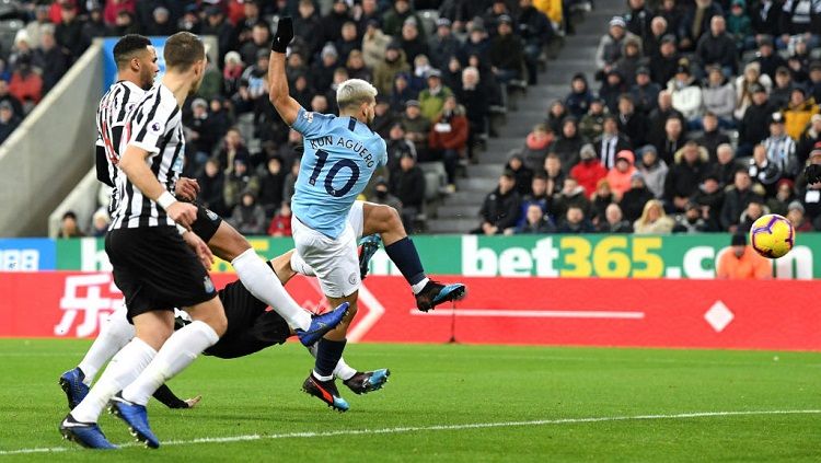 Gol Sergio Aguero ke gawang Newcastle Copyright: © Getty Images