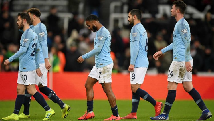 Para pemain Manchester City tertunduk lesu usai dikalahkan oleh Newcastle United, Rabu (30/01/19) dini hari tadi. Copyright: © Getty Images