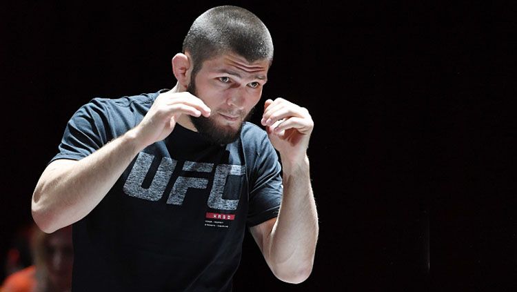 Khabib Nurmagomedov, petarung UFC yang memiliki gaya latihan ekstrem. Copyright: © Getty Images