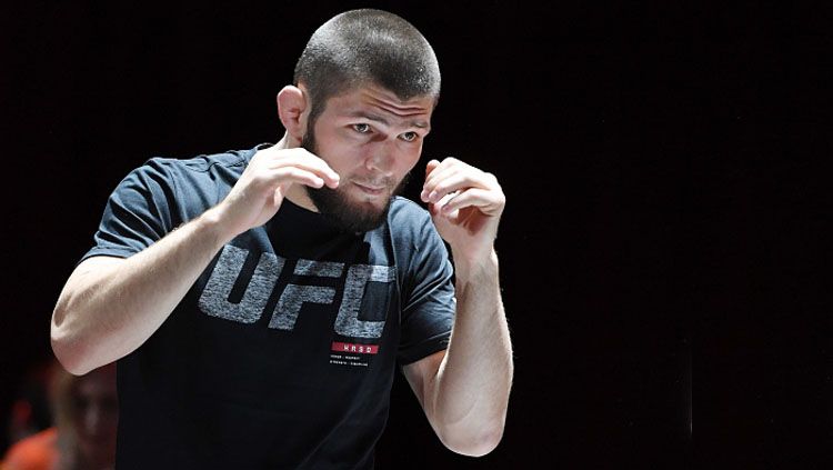 Pandemi virus corona ternyata turut membuat hati petarung UFC, Khabib Nurmagomedov ikut hancur lantaran keluarga dan kerabat dekatnya menjadi ikut korban Copyright: © Getty Images