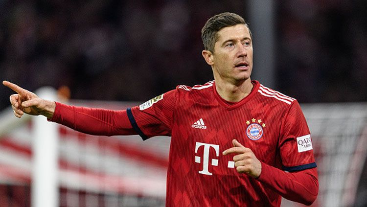 Robert Lewandowski, striker klub Bundesliga Jerman, Bayern Munchen, yang kini tengah cedera. Copyright: © Getty Images