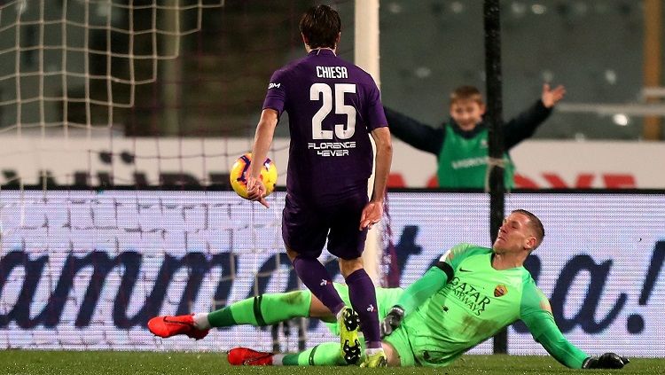 Klub besar Serie A, AC Milan, memiliki peluang mendapatkan kontrak bintang Fiorentina, Federico Chiesa dengan bantuan klausul Ante Rebic. Copyright: © Getty Images