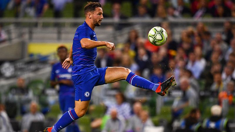 Chelsea melakukan pergerakan pertama di bursa transfer ini dengan mendepak pemain mereka yang terabaikan musim ini, Danny Drinkwater, ke klub Turki, Kasimpasa. Copyright: © Getty Images