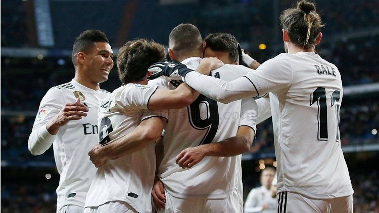 Skuat Real Madrid merayakan gol ke gawang Deportivo Alaves. Copyright: © Twitter