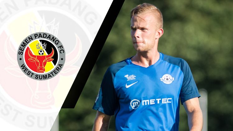 Men onamning dugonasining pornosini tomosha qildim. Royxatdan holda Sveta Bukin porno