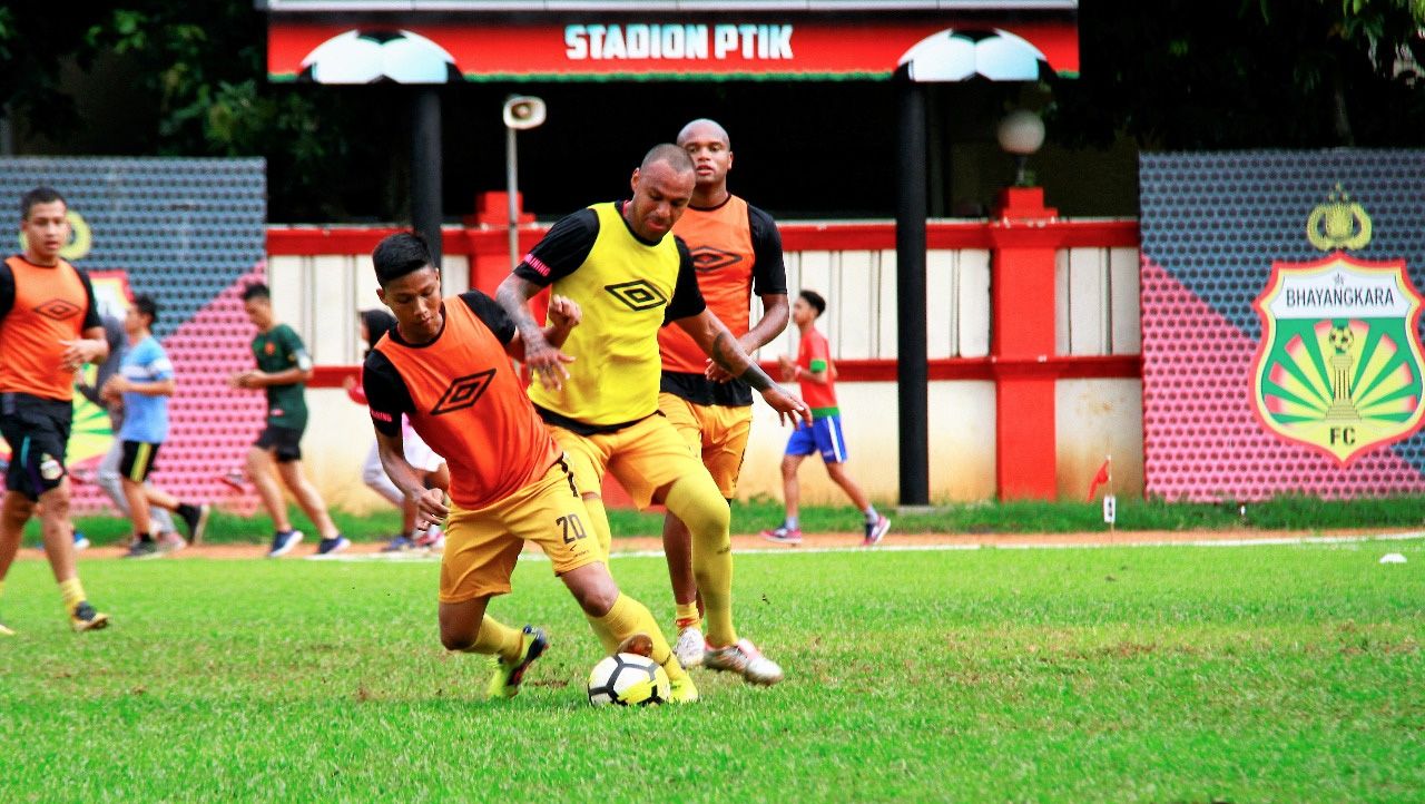 Pemain Bhayangkara FC saat latihan. Copyright: © Media Bhayangkara FC