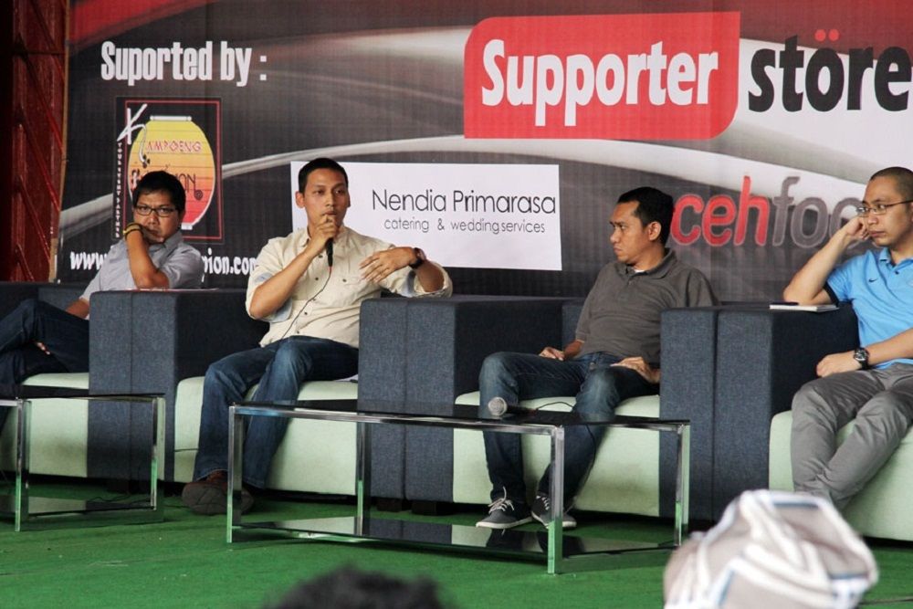 Acara diskusi 'Suporter Bertanya, PSSI Menjawab' Minggu (05/07/15) di aula pintu merah Stadion Gelora Bung Karno, Senayan. Copyright: © pssi.org