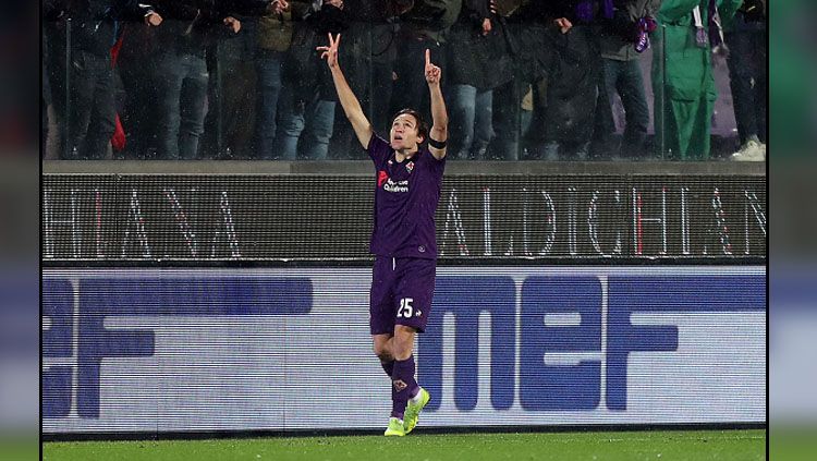 Meski sama-sama berpeluang besar, nyatanya AC Milan memiliki keunggulan lebih disbanding Juventus untuk bisa mendatangkan Federico Chiesa. Copyright: © GettyImages