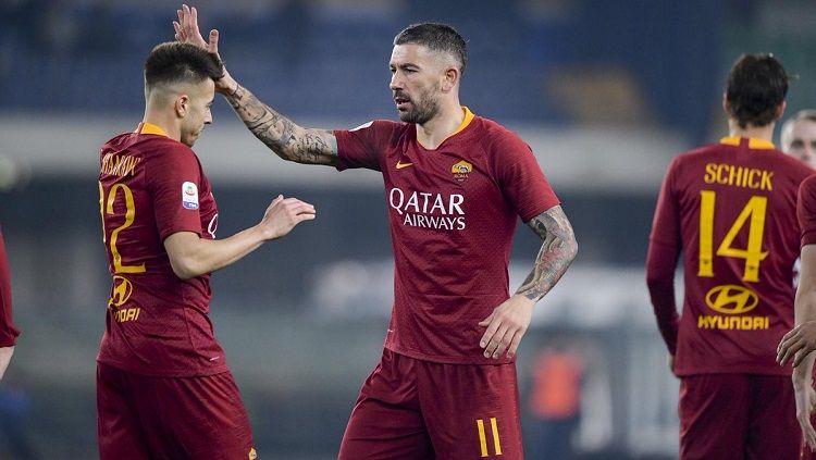 Alexandar Kolarov saat masih membela AS Roma. Copyright: © Twitter @OfficialASRoma