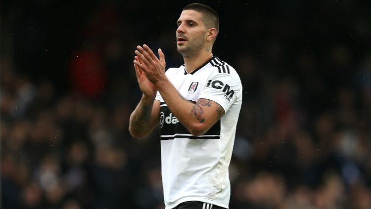 Aleksandar Mitrovic diragukan tampil di Liga Inggris (Premier League) antara Fulham vs Manchester United setelah mengalami patah tulang. Copyright: © GettyImages