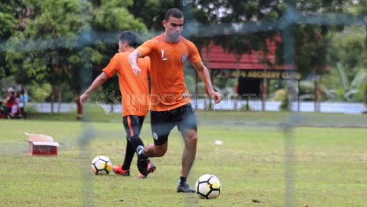 PSS Sleman kedatangan pemain asing Mido Saad dalam sesi latihan Copyright: © Ronald Seger Prabowo/INDOSPORT