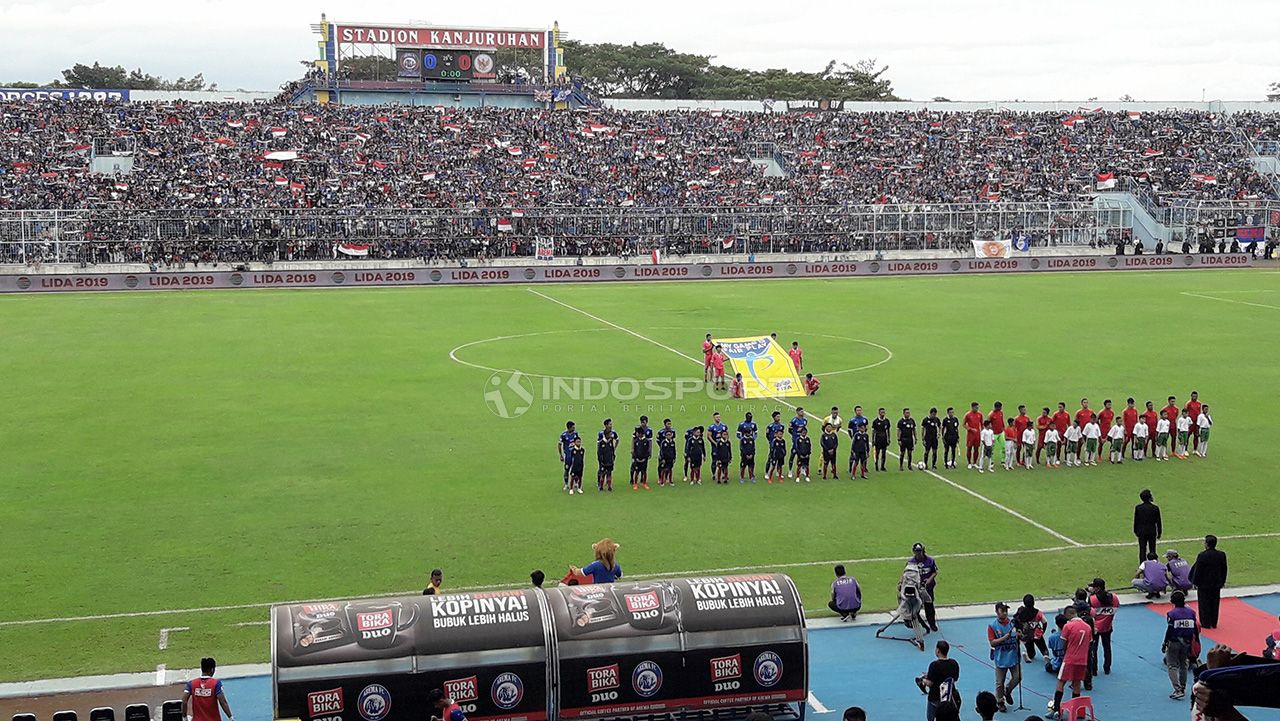 Pertandingan Ujicoba antara Arema FC vs Timnas Indonesia U-22. Copyright: © Ian Setiawan/Indosport.com