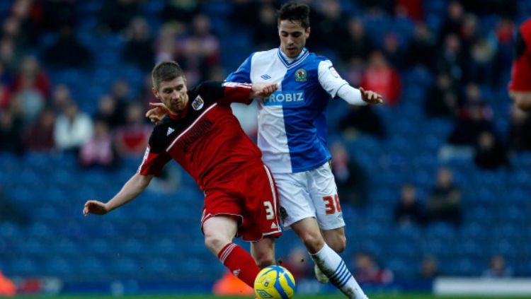 Diogo Rosado (kanan), pemain Blackburn Rovers. Copyright: © INDOSPORT