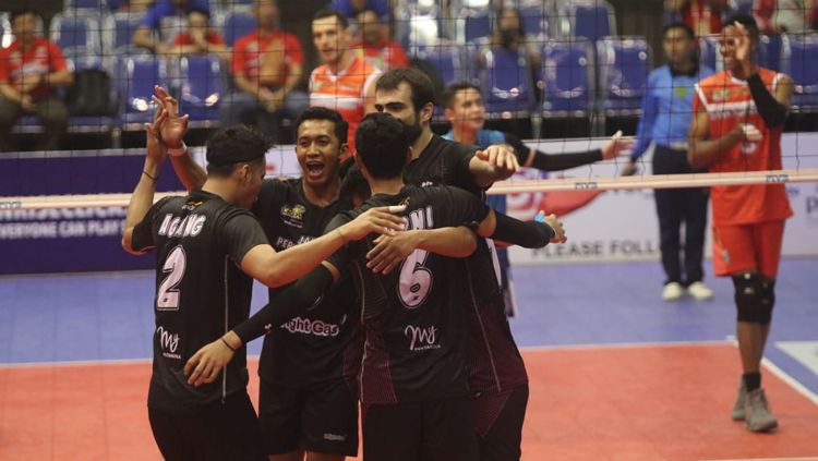 Aksi selebrasi pemain Surabaya Bhayangkara Samator Copyright: © Humas Proliga