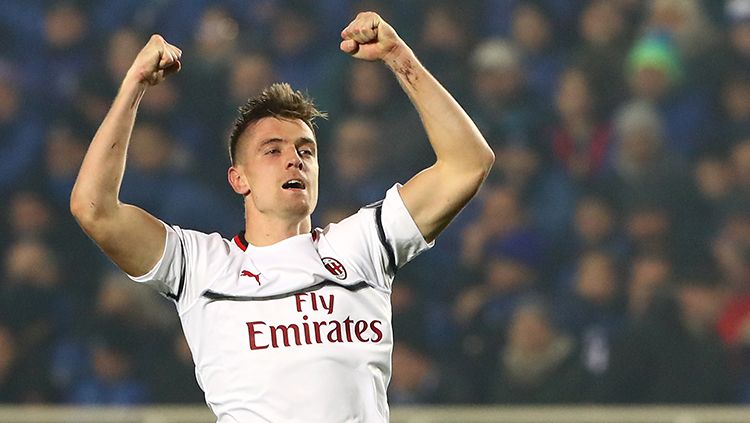 Krzysztof Piatek dicadangkan Marco Giampaolo saat AC Milan menghadapi Brescia, Minggu (01/09/19). Copyright: © GettyImages