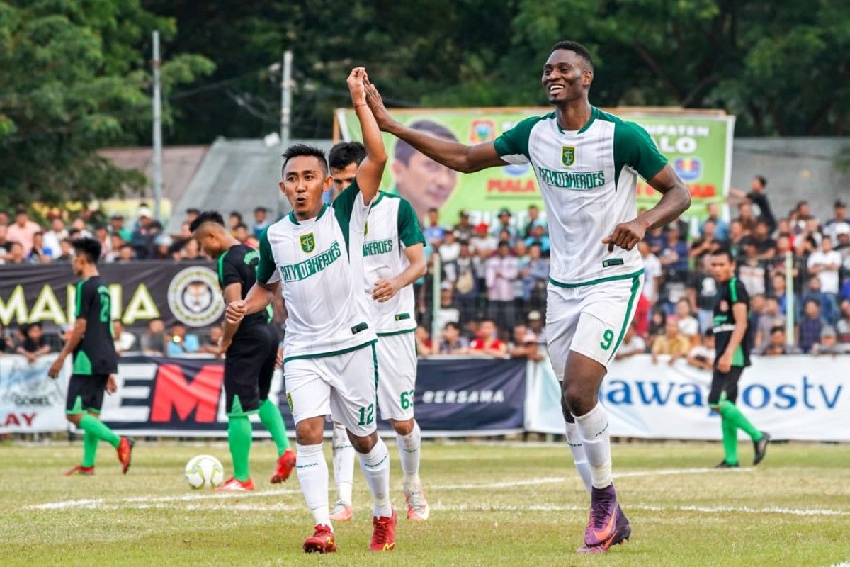 Selebrasi Amido Balde dan Rendi Irwan Copyright: © persebaya.id