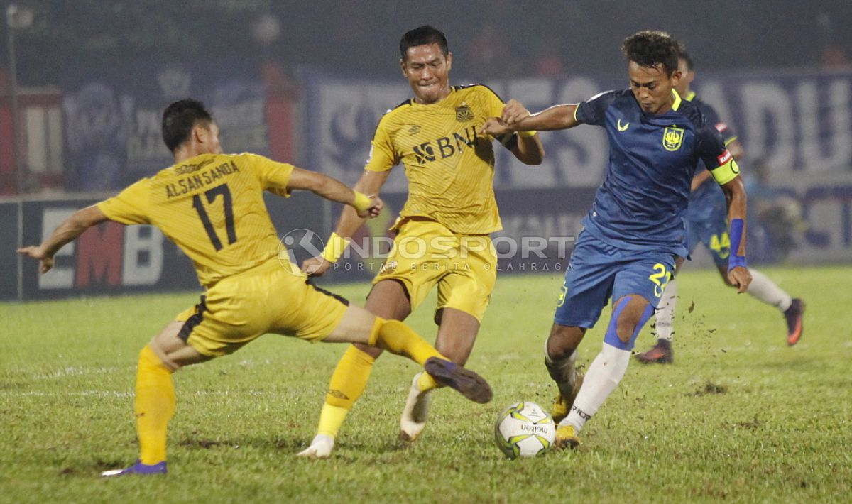 Laga leg pertama babak 16 besar Piala Indonesia, Bhayangkara FC vs PSIS Semarang Copyright: © Herry Ibrahim/INDOSPORT