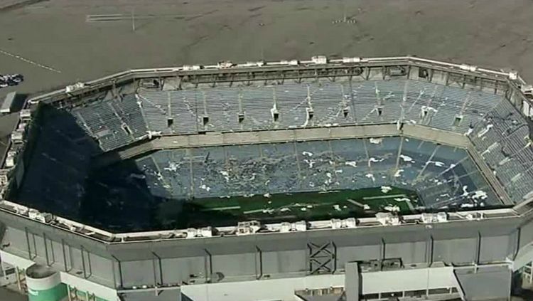 Pontiac Silverdome saat terlantar. Copyright: © Click on Detroit