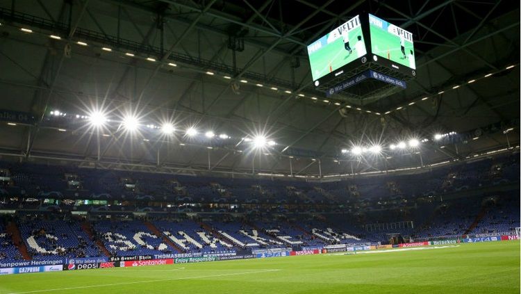 Berstatus Shio Naga, Schalke 04 seperti dalam situasi Ciong di tahun 2020 ini usai gagal meraih kemenangan dalam 24 laga beruntun di Bundesliga Jerman. Copyright: © Manchester City