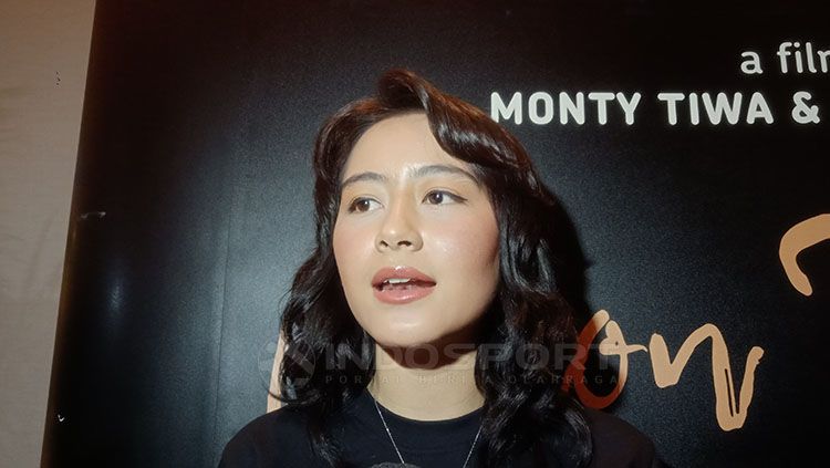Laura Theux, salah satu aktris cantik Indonesia yang gemar olahraga renang. Copyright: &copy; Shintya Anya Maharani/INDOSPORT
