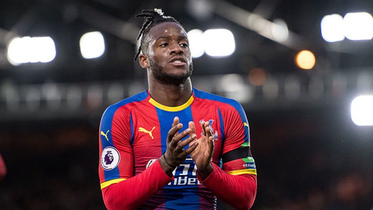 Klub raksasa Liga Inggris, Chelsea, kembali menyingkirkan Michy Batshuayi setelah mendatangkan enam pemain baru di bursa transfer musim panas. Copyright: © GettyImages