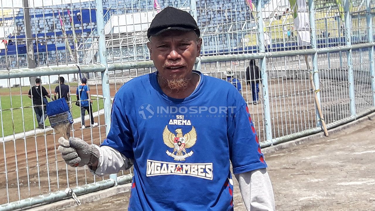 Mbah Singo yang selalu menjadi maskot Arema FC. Copyright: &copy; Ian Setiawan/Indosport.com