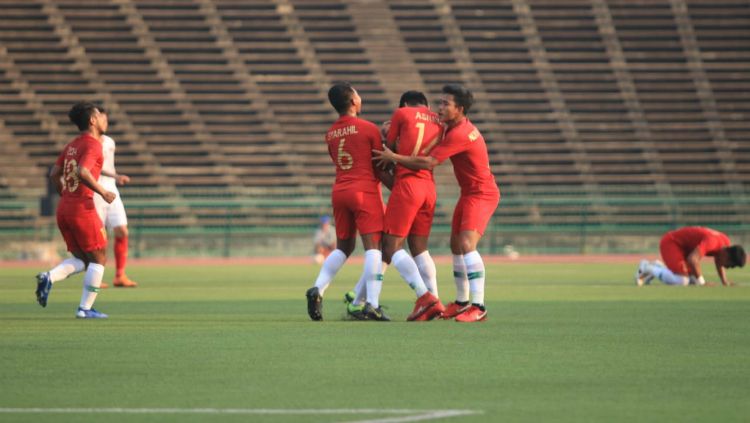 Para pemain Timnas Indonesia merayakan gol yang dicetak Luthfi Kamal ke gawang Vietnam. Copyright: © PSSI