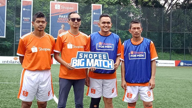 Ismed Sofyan dan Bambang Pamungkas saling berhadapan Copyright: &copy; Shintya Maharani/INDOSPORT