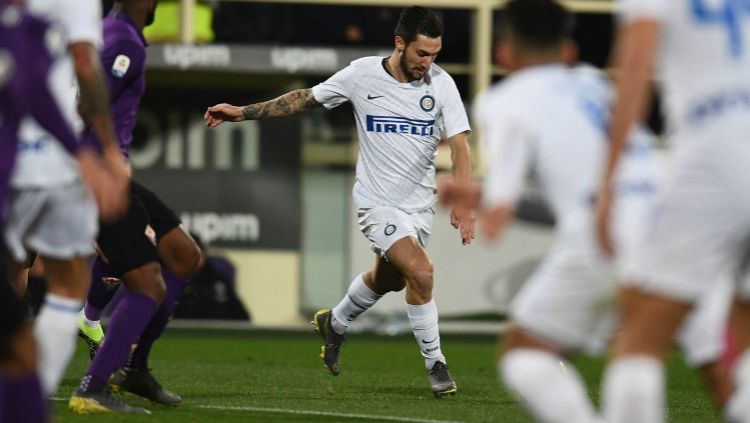 Matteo Politano saat hendak melepaskan tendangan di pertandingan Fiorentina vs Inter Milan, Senin (25/02/19) Copyright: © inter.it