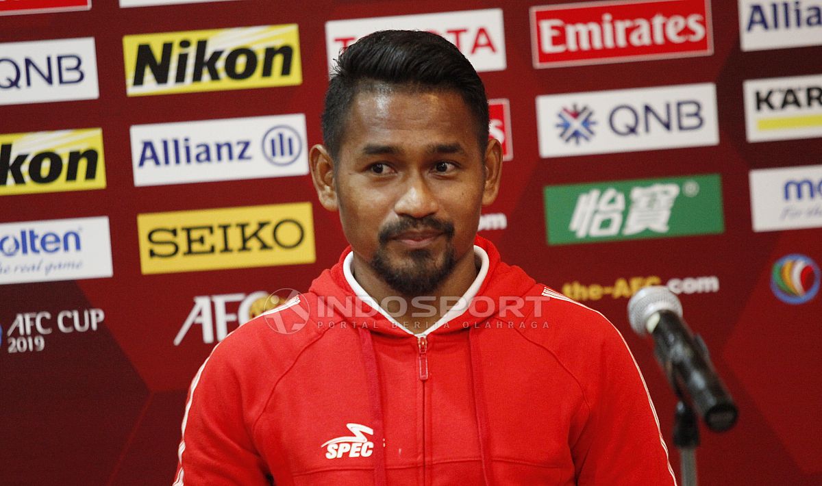 Pemain Persija Ramdani Lestaluhu saat acara jumpa pers jelang laga Piala AFC grup G antara Persija vs Becamex Binh Duong di Hotel Sultan, Jakarta, Senin (25/02/18). Copyright: © Herry Ibrahim/INDOSPORT