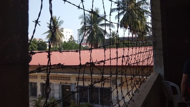 Tuol Sleng merupakan kamp penyiksaan yang menjadi saksi sejarah kelam masyarakat Kamboja Copyright: © Zainal Hasan/INDOSPORT