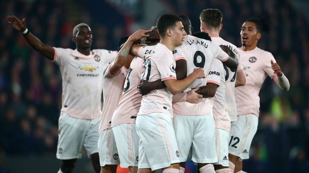 Selebrasi pemain Manchester United saat berhadapan dengan Crystal Palace, Kamis (28/02/19). Copyright: © twitter.com/ManUtd