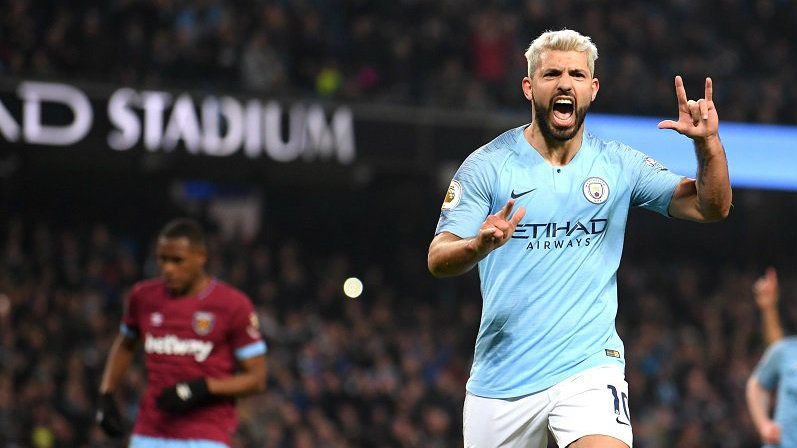 Bomber Manchester City, Sergio Aguero, masih memuncaki daftar top skor sementara Liga Inggris 2019-20 dengan koleksi delapan gol. Copyright: © Goal