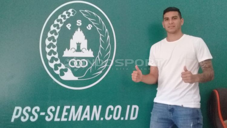 Gelandang asal Argentina, Brian Ferreira resmi gabung PSS Sleman Copyright: © Ronald Seger/INDOSPORT