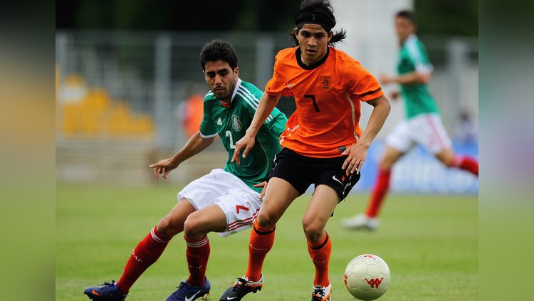 Navarone Foor (oren Belanda) saat melawan Meksiko. Copyright: © INDOSPORT