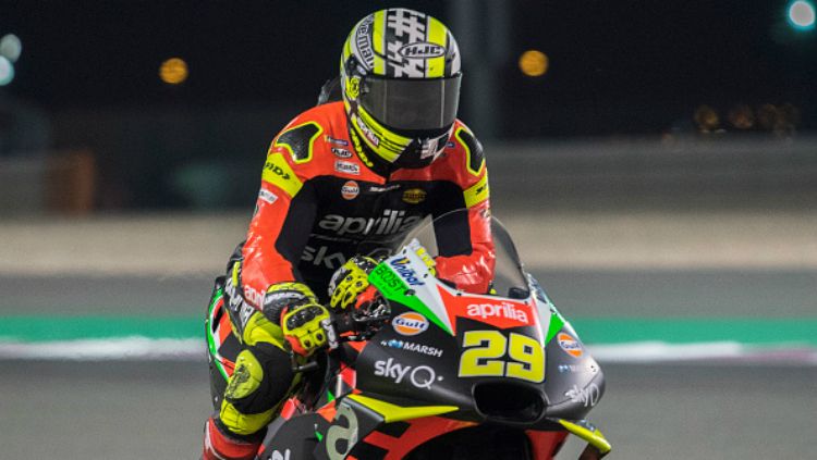 Pembalap MotoGP, Andrea Iannone mendapatkan dukungan dan pembelaan dari sang kekasih, Giulia De Lellis yang percaya bahwa rider tim Aprilia Gresini tak bersalah Copyright: © INDOSPORT