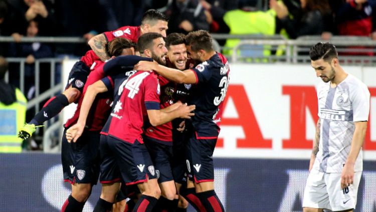 Selebrasi pemain Cagliari Copyright: © INDOSPORT