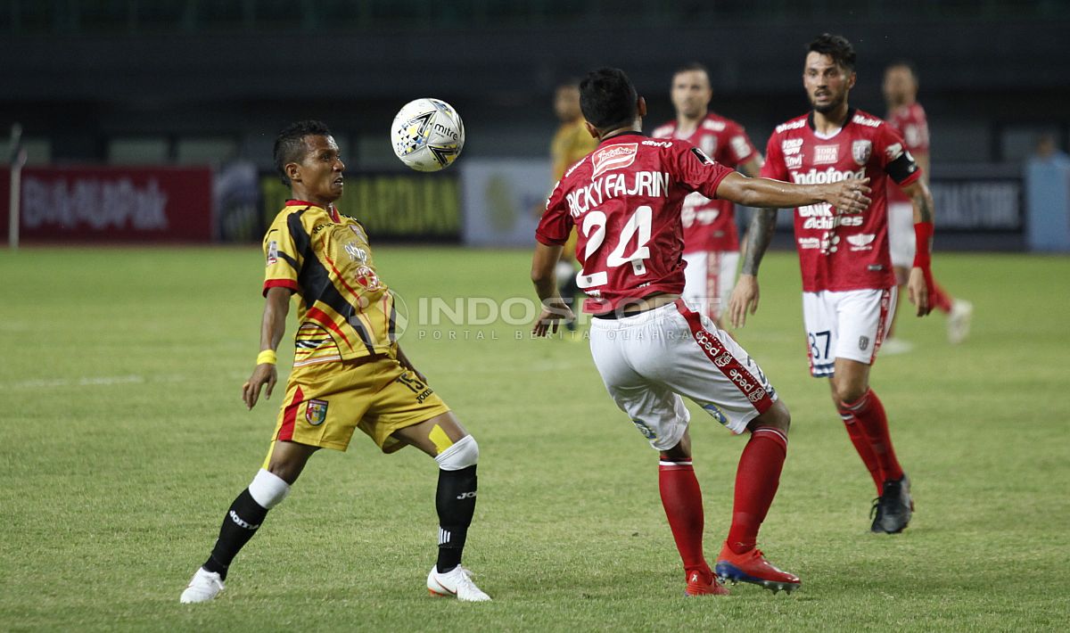 Bali United vs Mitra Kukar Copyright: © Herry Ibrahim/Indosport.com