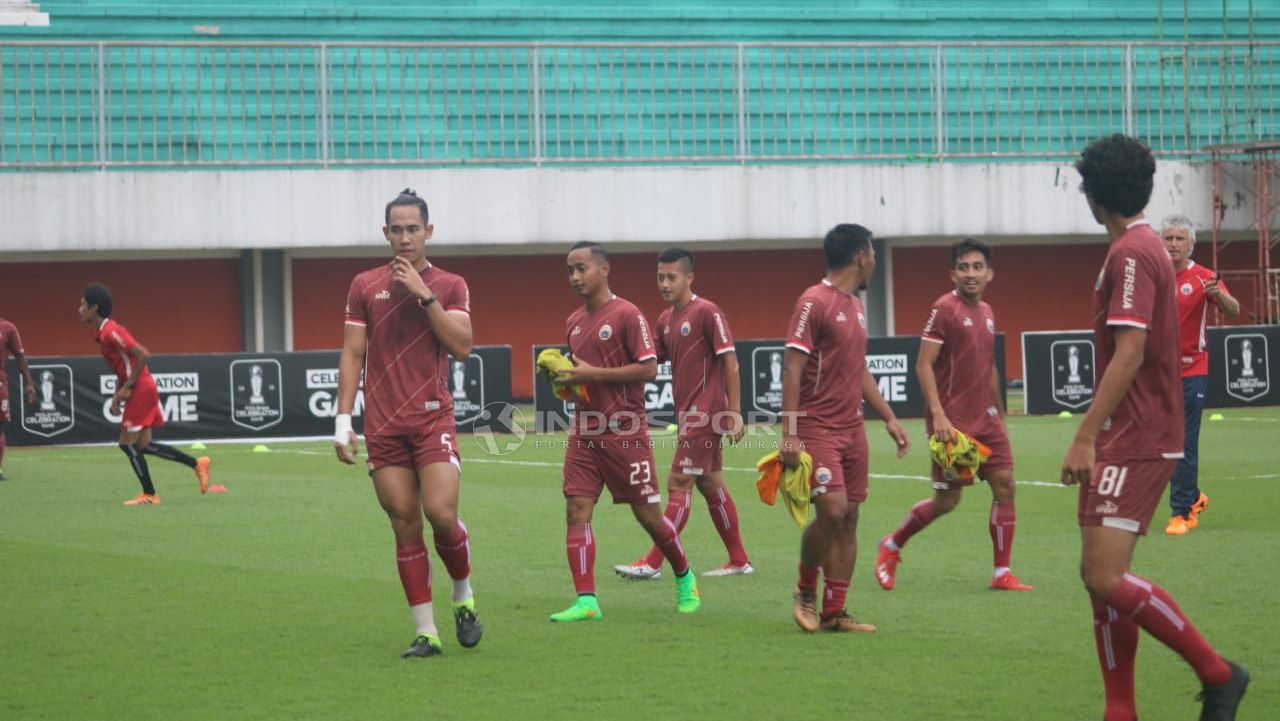 Suasana latihan pemain Persija Jakarta. Copyright: © Ronald Seger Prabowo/Indosport.com