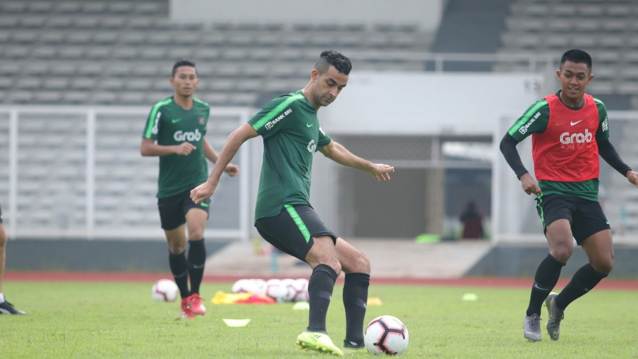 Pemain Timnas Indonesia, Otavio Dutra saat latihan bersama. Copyright: © PSSI/Naufal Laudza Hidayat