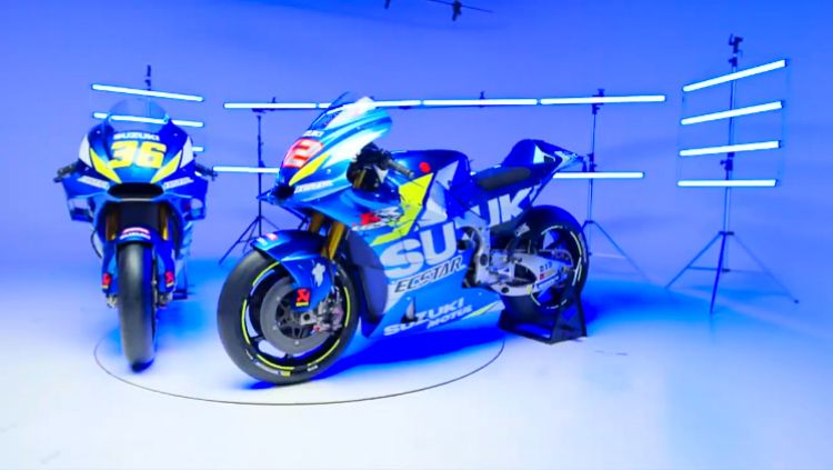 Tim Suzuki Ecstar akhirnya resmi meluncurkan line-up pembalap serta livery motor GSX-RR anyarnya yang bergaya retro untuk MotoGP musim 2020. Copyright: © Suzuki