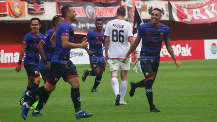 Aleksandar Rakic berselebrasi usai mencetak gol ke gawang Persija Jakarta. Copyright: © Ronald Seger/INDOSPORT