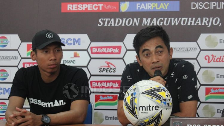 Seto Nurdiantoro punya komentar lucu saat ditanya rekor buruk Persib Bandung. Copyright: © Indosport/Ronald Seger Prabowo