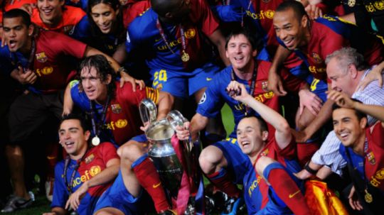 Barcelona saat menjuarai Liga Champions musim 2008/09 usai mengalahkan Manchester United di partai final. Copyright: © uefa.com
