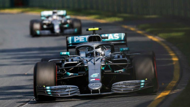 Pembalap tim Mercedes, Valtteri Bottas, menjadi yang tercepat dalam sesi latihan bebas pertama Formula 1 GP Jepang 2019 yang digelar di Sirkuit Suzuka, Jumat (11/10/19). Copyright: © F1
